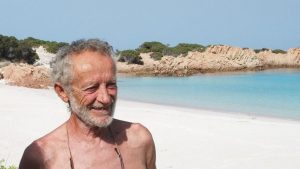 32 yıldır yaşadığı ıssız adadan ayrılma kararı aldı