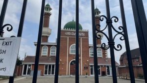 İngiltere’de bazı camiler Ramazan’da neden kadınlara kapalı?
