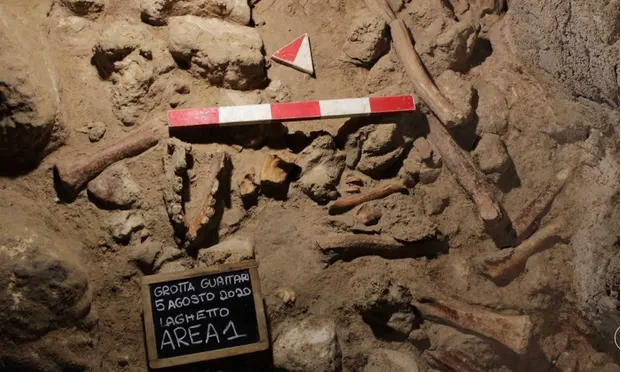 İtalya’daki bir mağarada 9 Neandertal kalıntısı bulundu