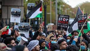 İsrail’in Mescid-i Aksa saldırıları İngiltere’de protesto edildi