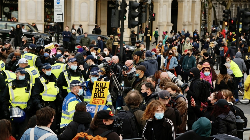 Londra’da polise daha fazla yetki veren yasa tasarısı protesto edildi