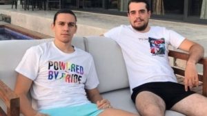 Galatasaraylı futbolcu giydiği LGBT onur tişörtü nedeniyle homofobik saldırılara maruz kaldı