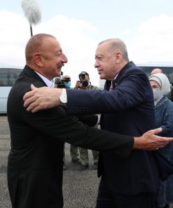 Erdoğan, Azerbaycan’da Aliyev’le bir araya geldi