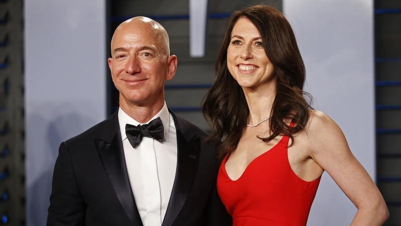 Jeff Bezos’un eski eşi MacKenzie Scott: 2021’de 2.7 milyar dolar bağışladı