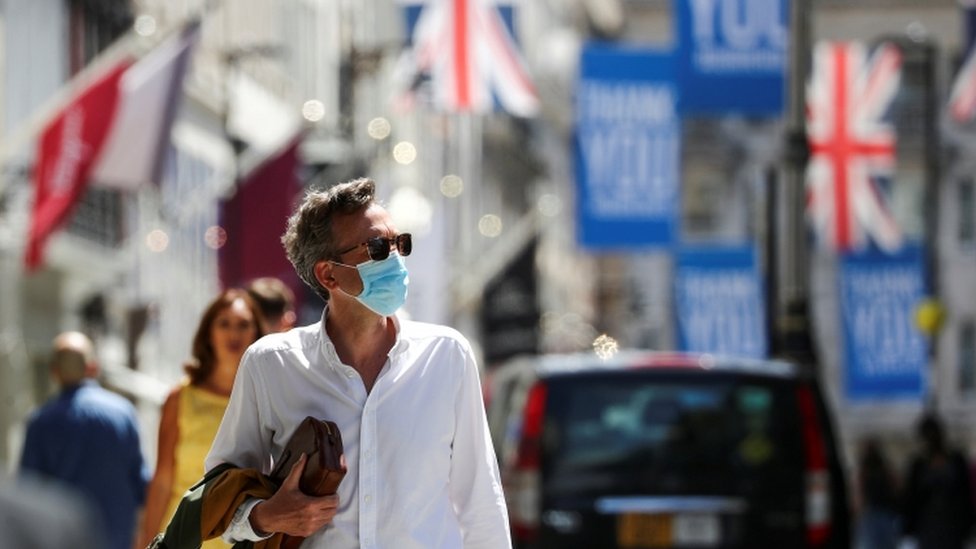 İngiltere’de “maske takma zorunluluğu” kalkıyor