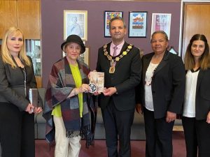 Limasollular’dan, Enfield Belediye Başkanı’na nezaket ziyareti