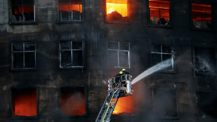 Fabrika yangınında 52 kişi öldü