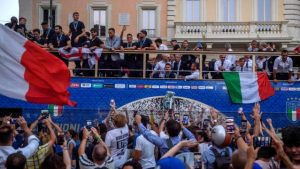 İtalya’nın şampiyonluğu kutlamaları sonrası Roma’da Covid-19 vakaları 5 katına çıktı