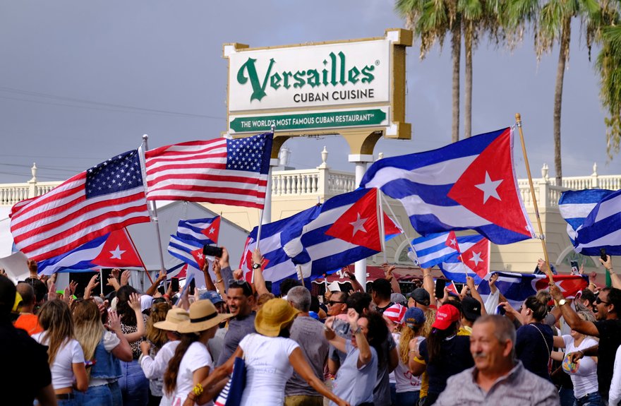 Küba’da kitlesel protesto gösterileri