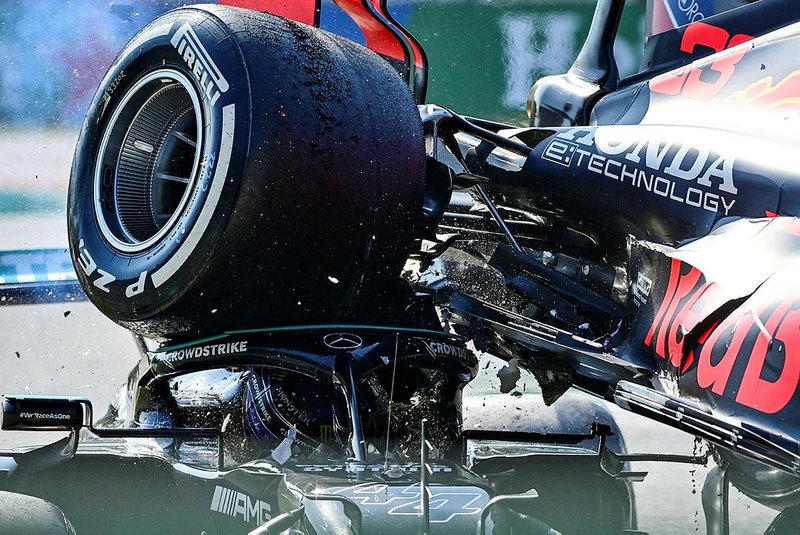 Verstappen, 3 sıra grid cezası aldı