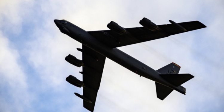 B-52 uçakları için 2,6 milyar dolarlık sözleşme imzalandı