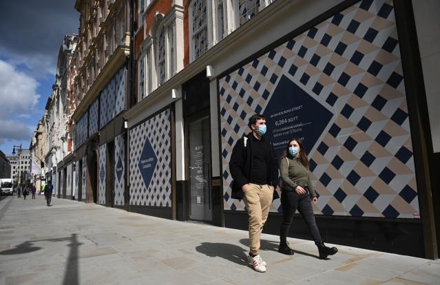 İngiltere’de salgın nedeniyle günde 50 mağaza kapandı