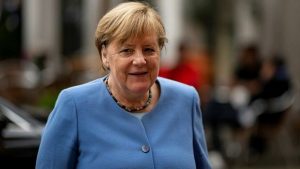 Merkel 15 bin euro emekli maaşı alacak