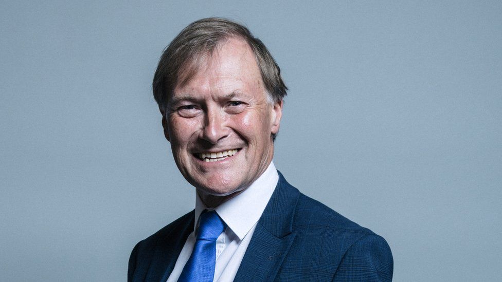 İngiliz milletvekili David Amess bıçaklı saldırıda hayatını kaybetti