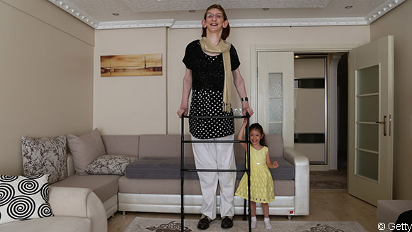 Dünyanın en uzun boylu kadını Rümeysa Gelgi