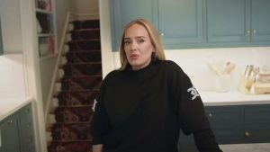 Adele 9.5 milyon dolarlık evinin kapılarını ilk kez açtı