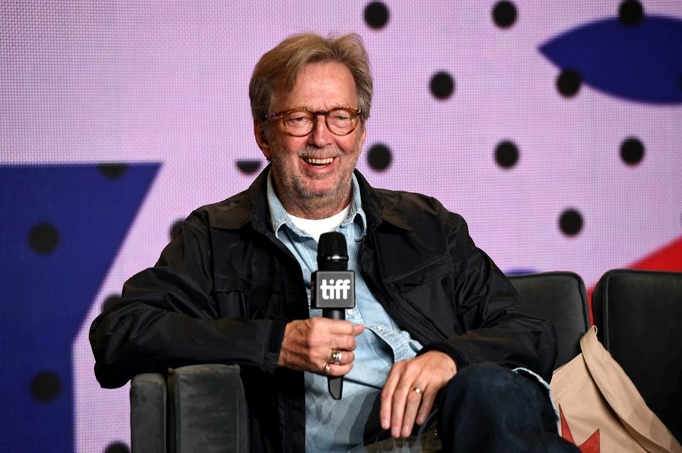 Eric Clapton’dan aşı karşıtı gruba bağış