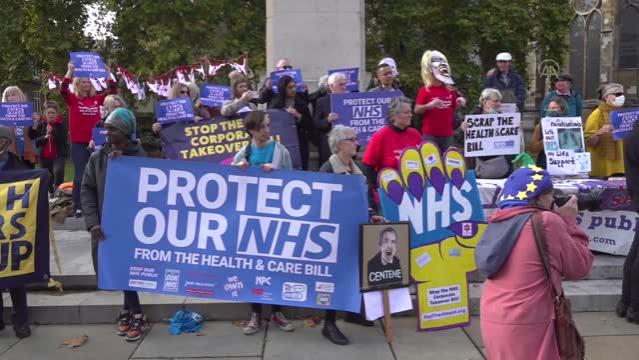 İngiltere’de “Sağlık ve Sosyal Bakım” yasa tasarısı protestosu