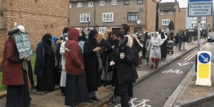 İngiltere’deki Müslümanlar ayağa kalktı