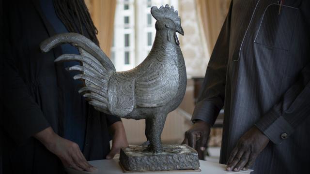 İngiliz üniversitesi Nijerya’ya ait 120 yıllık heykeli iade etti