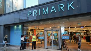 İngiliz perakende zinciri Primark, artan maliyetler karşısında zorlanıyor
