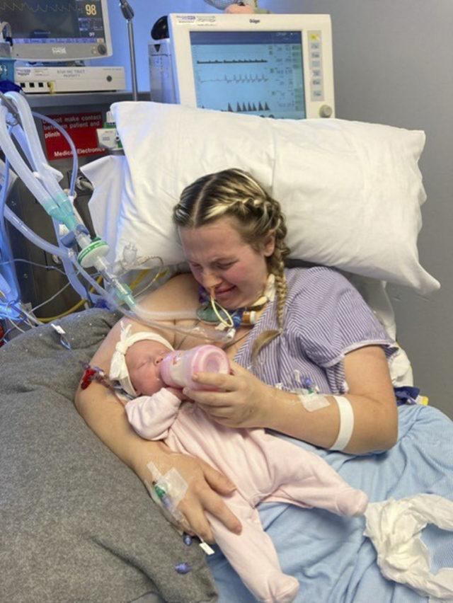 Aşı olmayı reddeden hamile kadın, komadayken doğum yaptı