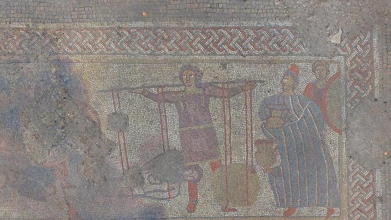 İngiltere’de Roma dönemine ait bir villanın zemin mozaikleri keşfedildi