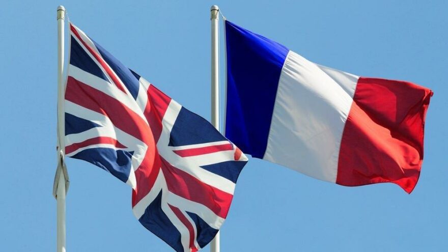 Fransa aşılı İngiliz turistlere PCR testini kaldırdı