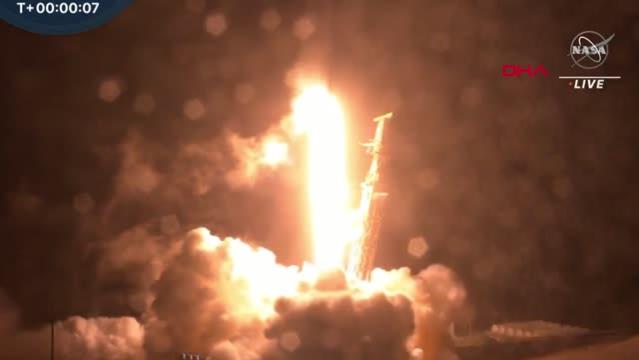 NASA asteroidle çarpışması planlanan uzay aracını fırlattı