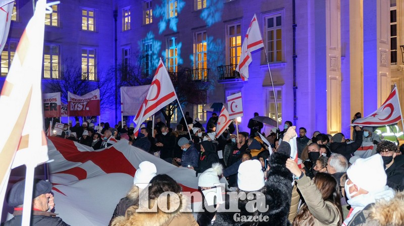 Protestors anger at Waltham Forest following TRNC flag removal
