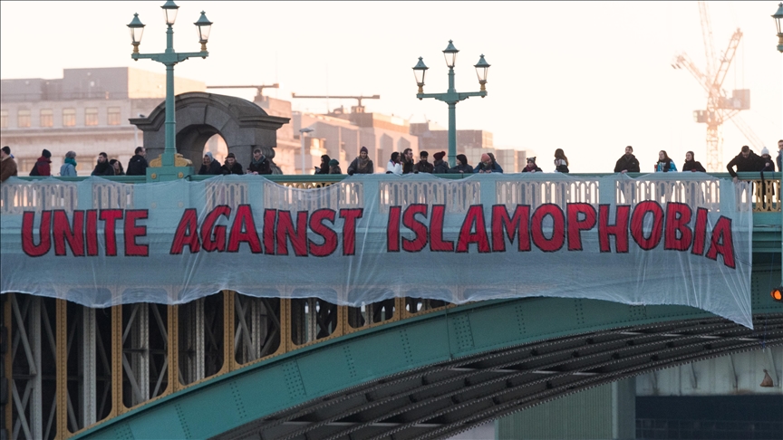 İngiliz medyasında Müslümanlarla ilgili haberler İslamofobik ifadelerle dolu