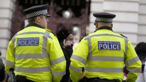 İngiltere’deki azınlıkların çoğu polise güvenmiyor