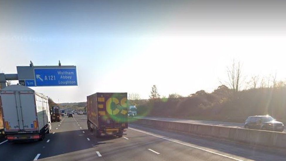 Two men arrested after man dies in M25 collision