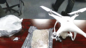 ABD’de uyuşturucu taşıyan drone eve çarptı