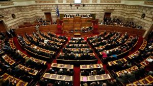 Türkiye’de üretilen maskeler Yunan Parlamentosunda olay yarattı