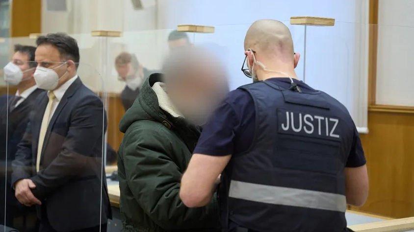 Suriyeli eski istihbaratçıya Almanya’da işkenceden müebbet hapis