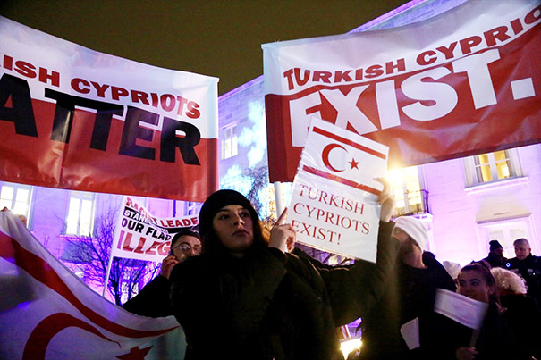 Kıbrıslı Türkler, Waltham Forest Belediye Meclisi liderini protesto edecek