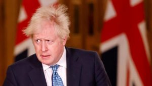 İngiltere Başbakanı Johnson’dan istifa iddiasına şarkılı cevap: Hayatta kalacağım