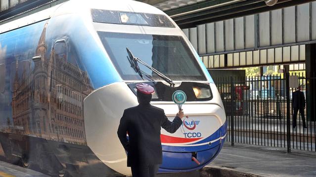 İngiltere, tarihinin en büyük altyapı ihracat finansmanını Ankara-İzmir hızlı tren hattı için sağlayacak