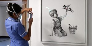Banksy eseri, Kiev Çocuk Hastanesi’ne bağış için rekor fiyata satıldı