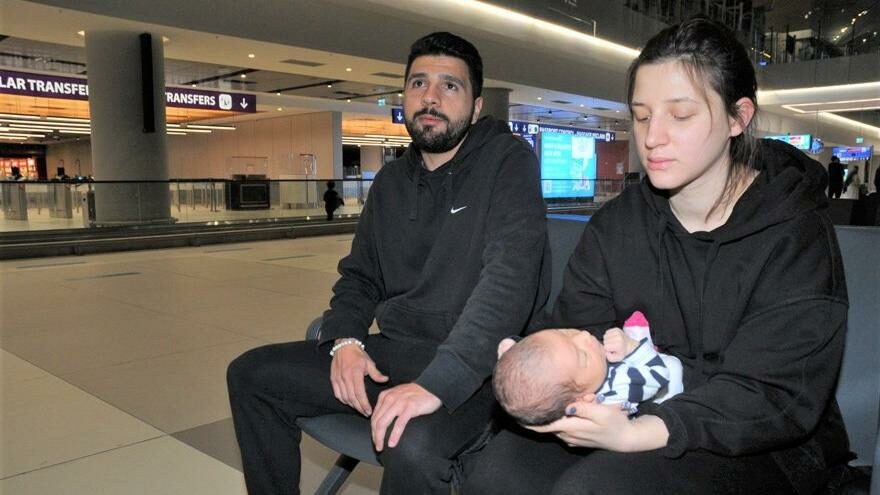 Savaştan 3 saat önce doğan Türk bebeği Emilia, ailesiyle İstanbul’da