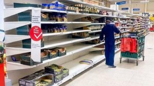 İngiltere’de marketlerden Rus ürünleri kaldırılıyor