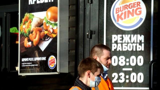 Burger King’in Rusya’daki ortağı restoranlarını kapatmayı reddediyor