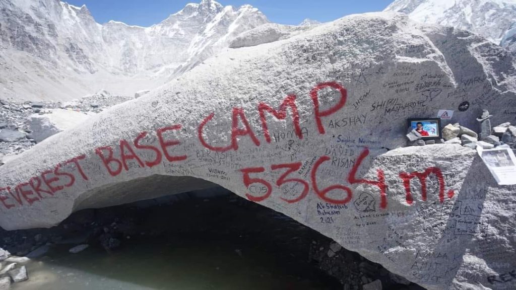 Kıbrıslı Türk dağcı Birkan Uzun’un ismi ‘Everest Base’ kampı’nda
