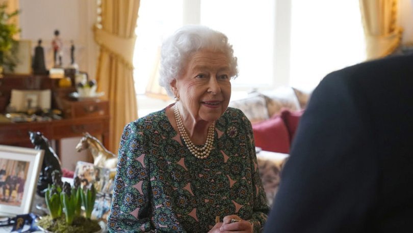 Kraliçe Elizabeth koronavirüse yakalandığı dönem hakkında ilk kez konuştu