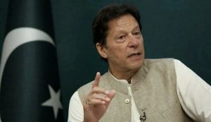 Pakistan’da hükümet düştü; Khan görevden alındı
