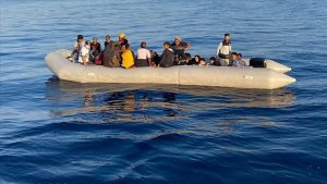 Tunus açıklarında göçmen teknesi battı: 34 kişi kayboldu