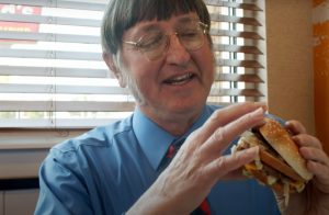 Tam 50 yıldır neredeyse her gün Big Mac yiyerek rekor kırdı