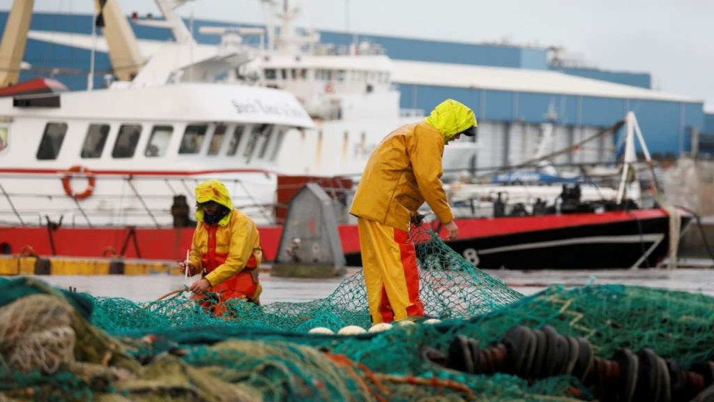 İngiltere’de balıkçı teknelerinde çalışan göçmen işçilere zorbalık