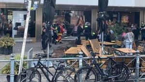 Berlin’in batısında bir araç kalabalığa daldı: 1 ölü, 30 yaralı